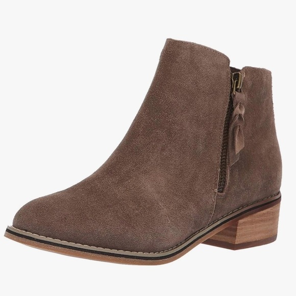 Blondo Shoes - Brand NEW Blondo Liam Waterproof Brown Ankle Booties 6.5